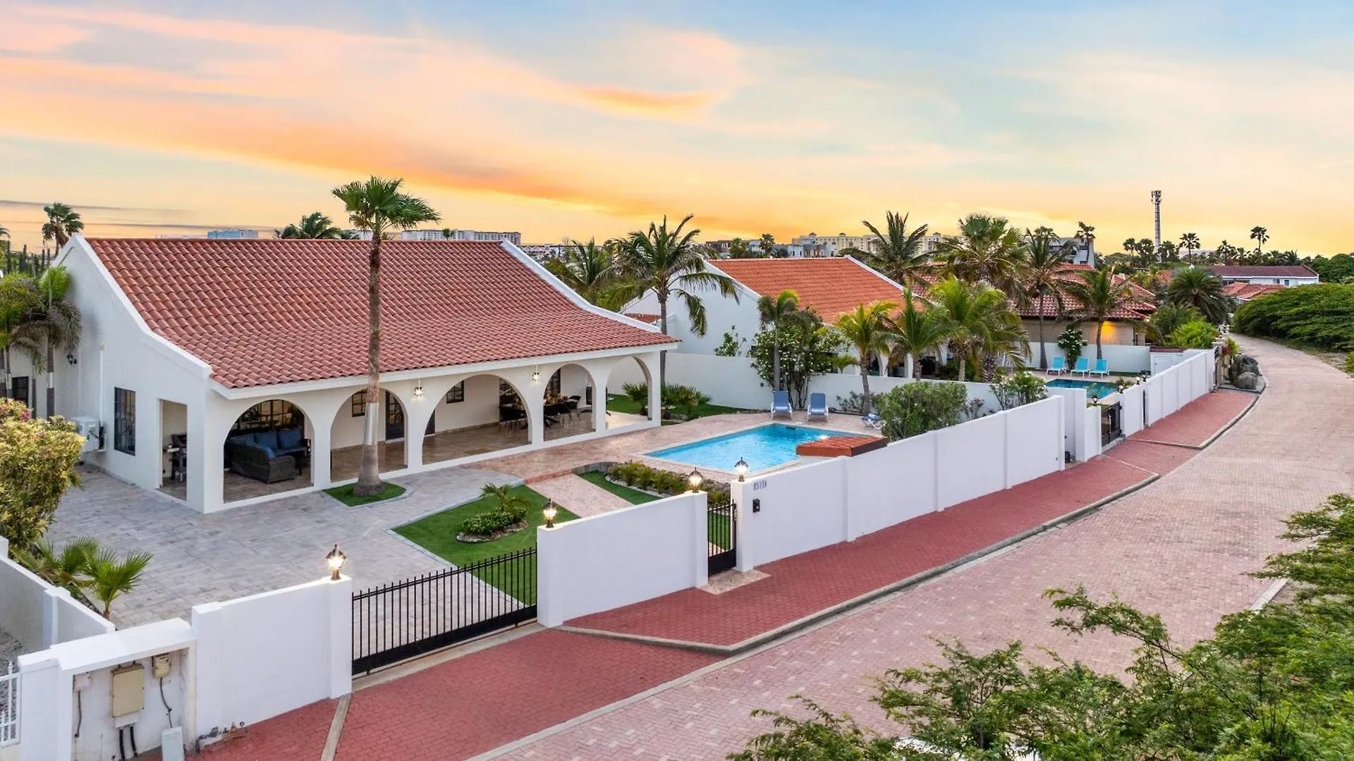 Luxe 3Br And 3Ba Villa W Pool Villa Leone By Bocobay Palm Beach